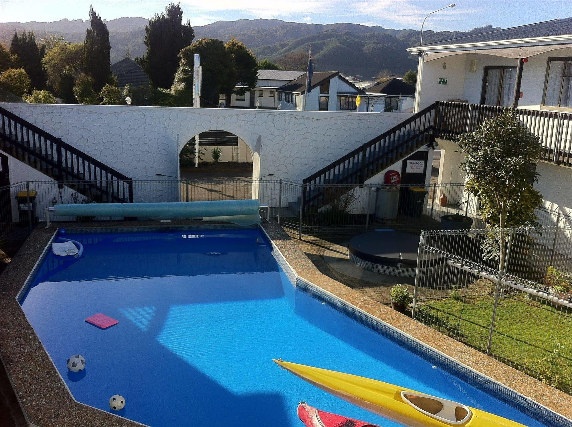 Hawks Inn Motel Upper Hutt Exterior foto