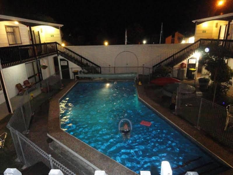 Hawks Inn Motel Upper Hutt Exterior foto